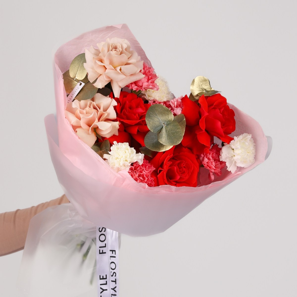 buket s francuzskimi rozami 6